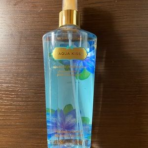 Victoria's Secret Aqua Kiss Body Mist